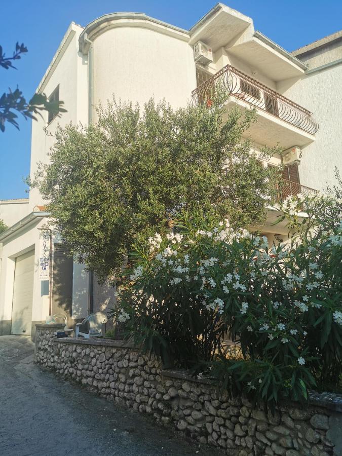 Branko Apartment *